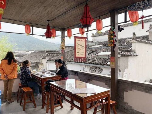 安徽黄山黟县宏村聚八方徽菜餐厅,营业三十余年的传统名菜老店